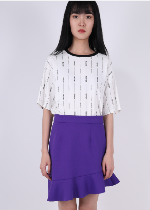 SHORT SLEEVE T-SHIRT WITH AROUND NECKLINE