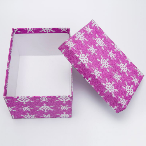 Boîte de Noël carrée de différentes tailles avec couvercle