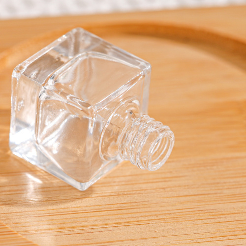 Garrafa de vidro elegante em forma de quadrado para o reflexo de ar do carro