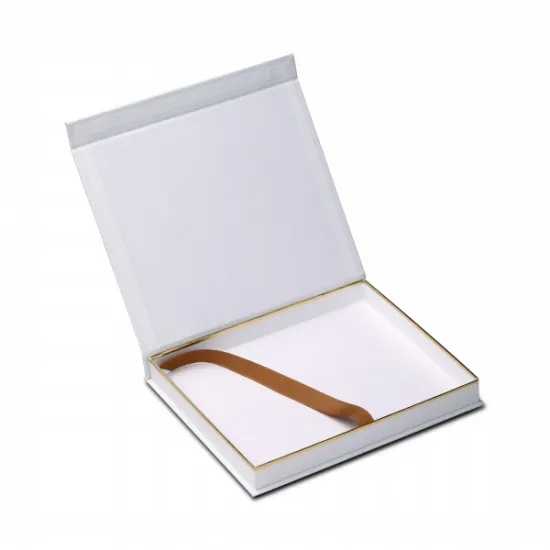 White Gift Boxes With Magnetic Lid