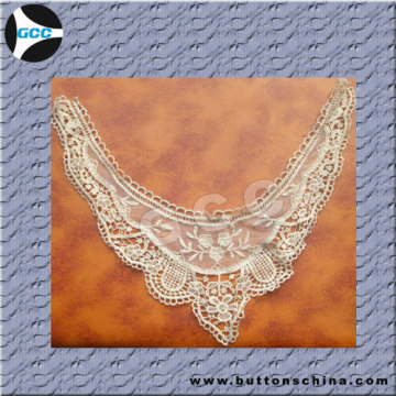 Can Dye Color Neck Lace With Woman Coat 