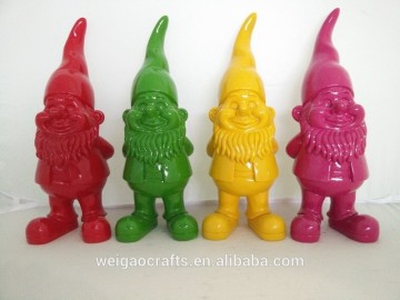 Aritificial resin christmas decoration in different colors wholesale garden gnomes