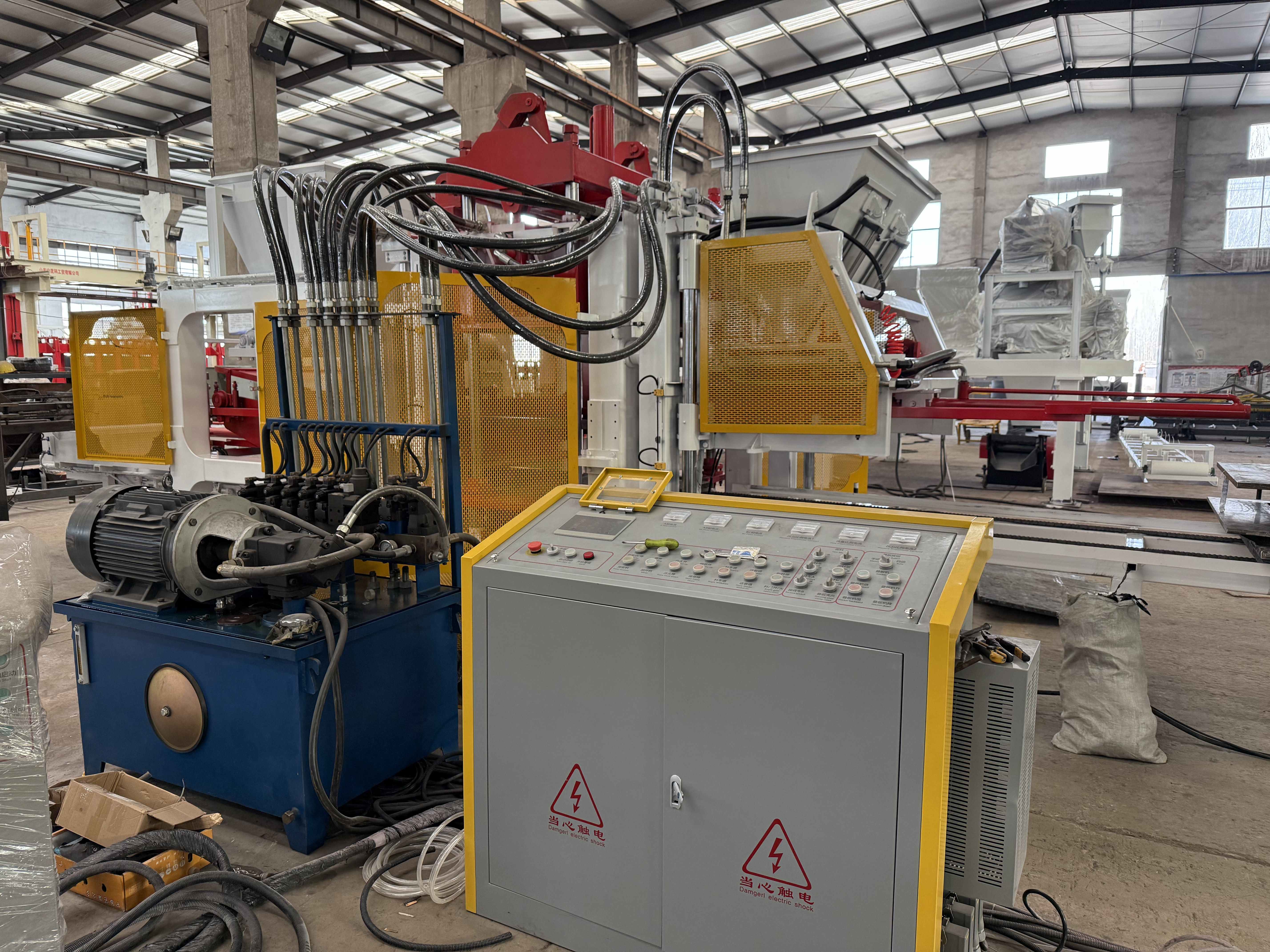 QT12-15 Автоматическая блочная машина для цемента и летучей золы