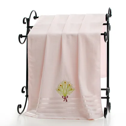 the bath towel with embroidery peacock feathers