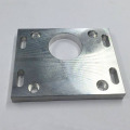 Mecanizado de orificio transversal en placa de aluminio