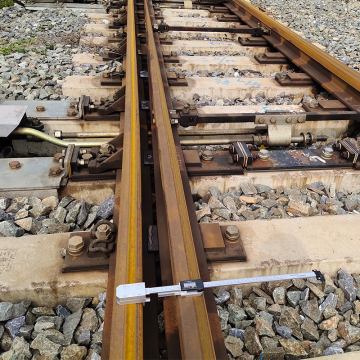 Digital Rail Opening and Offset Gauge for Turnout Measurement