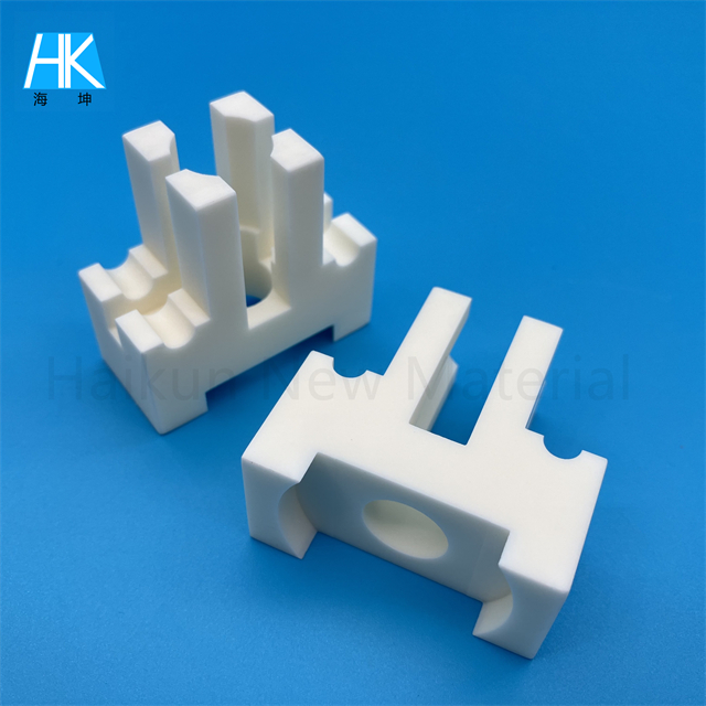 The role of alumina in ceramics, and what kind of material alumina ceramics are.