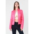 Chaqueta rosa corta