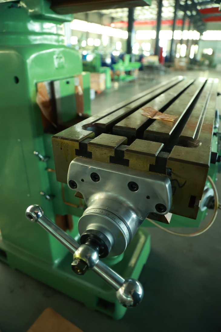 turret milling machine