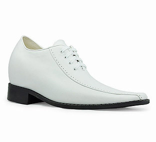 The Europe style/Italian shoes style is with elongated and tapered toe, corresponds well with professional attire or dress slack