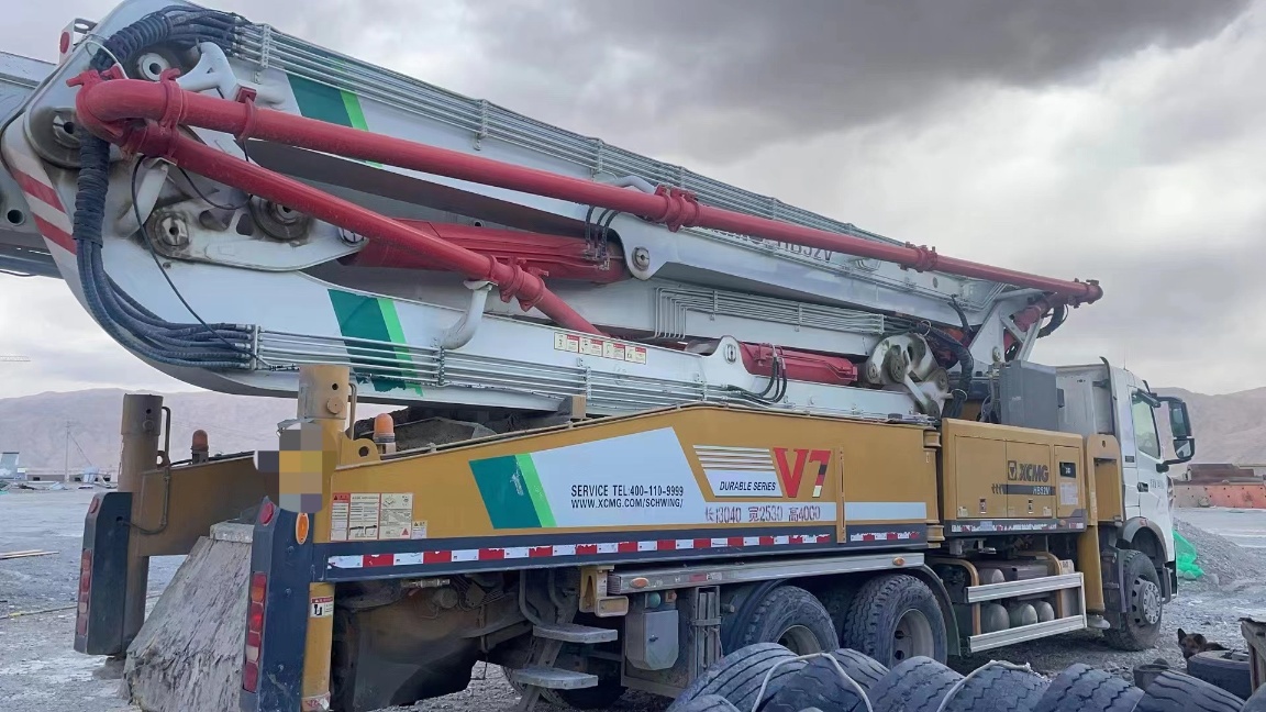 XCMG Used Truck Mounted Concrete Pump HB52V