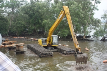 High Efficiency 110W-115W Amphibious Excavator Sale