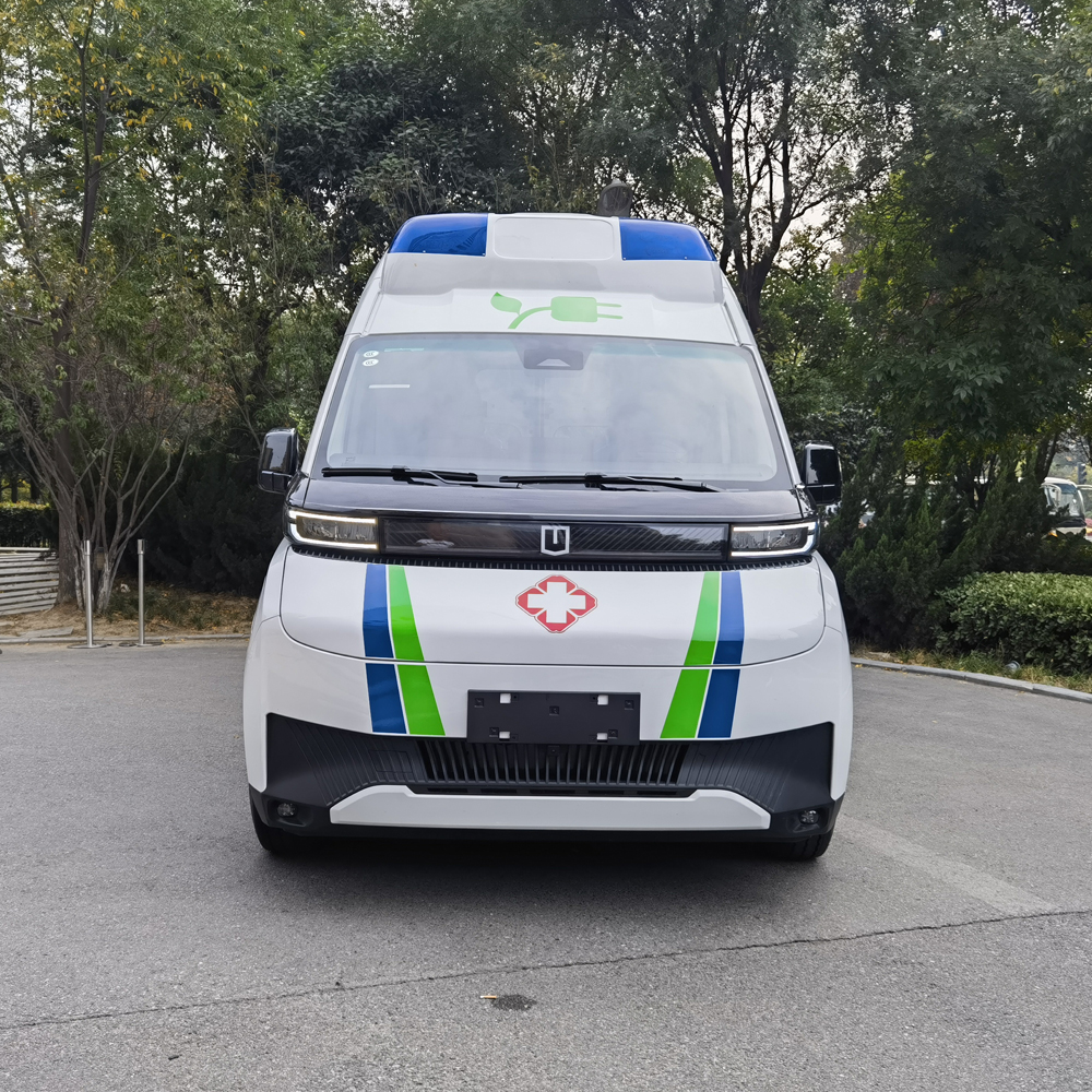 Long-distance electric ambulance