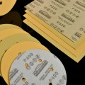 Papel de lija amarillo para el procesamiento de la superficie del metal