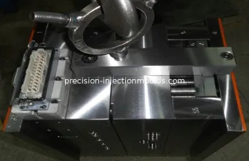 Multi-cavity Hot Runner Injection Mould With 718h P20 Nak80 Mold Steel
