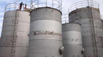 Carbon steel and stainless steel storage tank