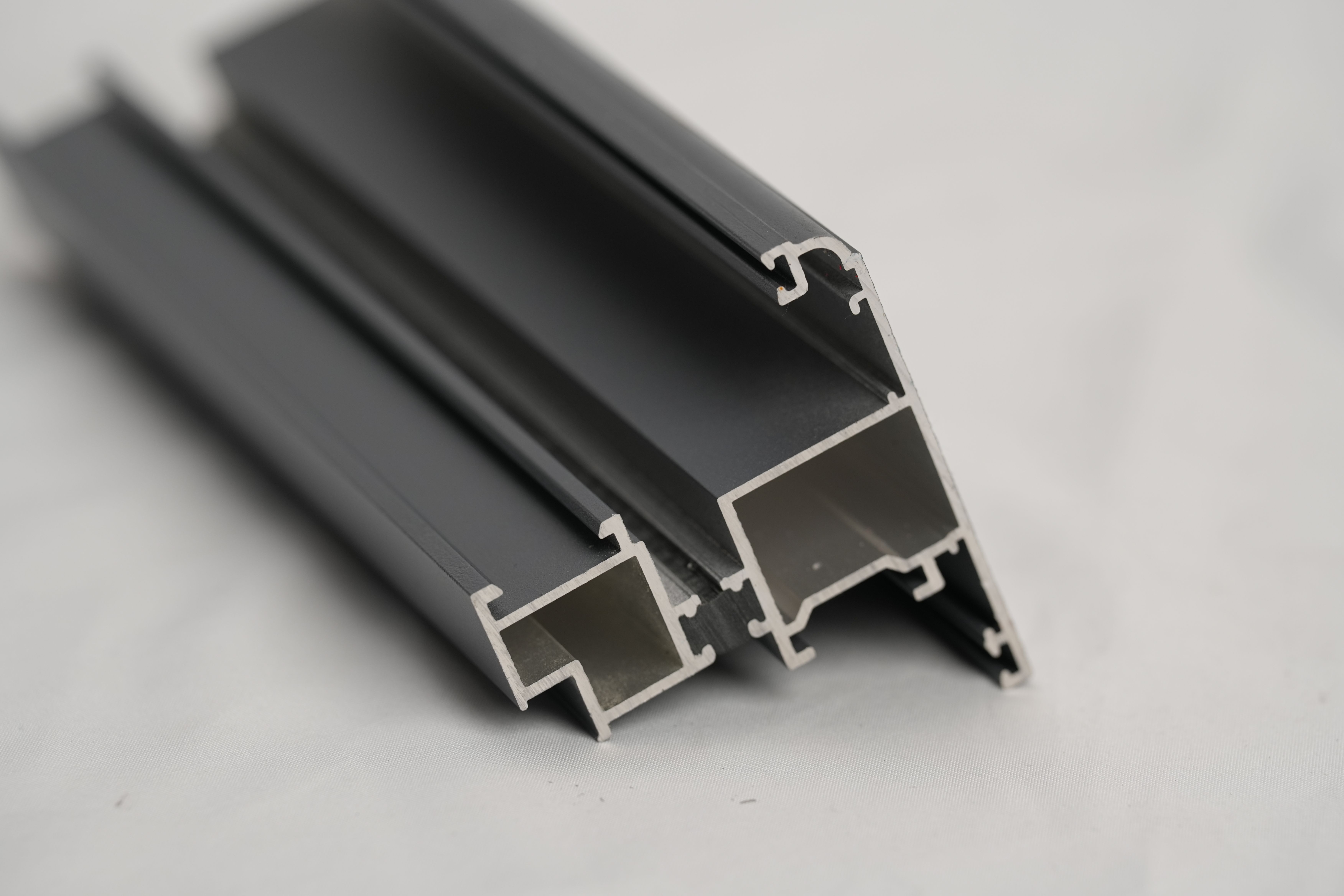 Wearing door and window profiles
