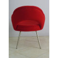 Saarinen Executive Arm Chair Moderne stof eettafel