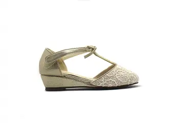 Girls Wedge Shoes with Lace Design Idea