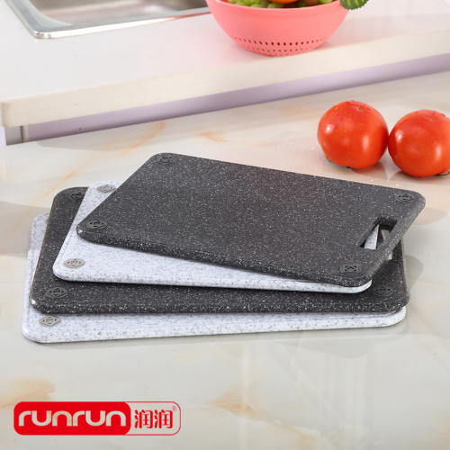 Разделочная доска из белого мрамора в двух вариантах цвета