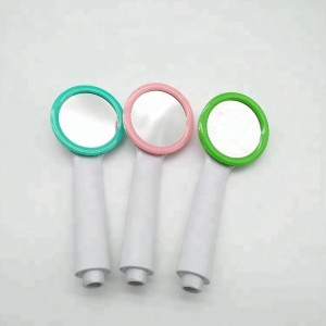 현대적인 디자인의 다채로운 샤워 헤드