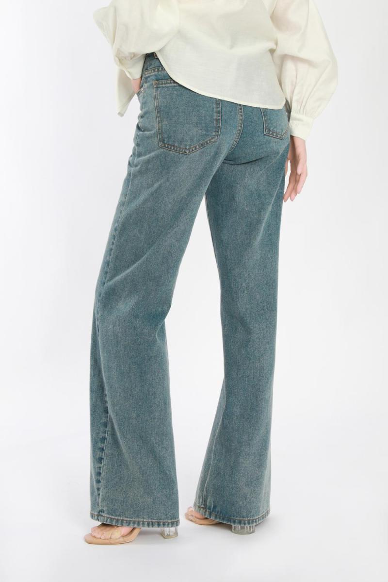 Ladies Gray Straight-leg Jeans