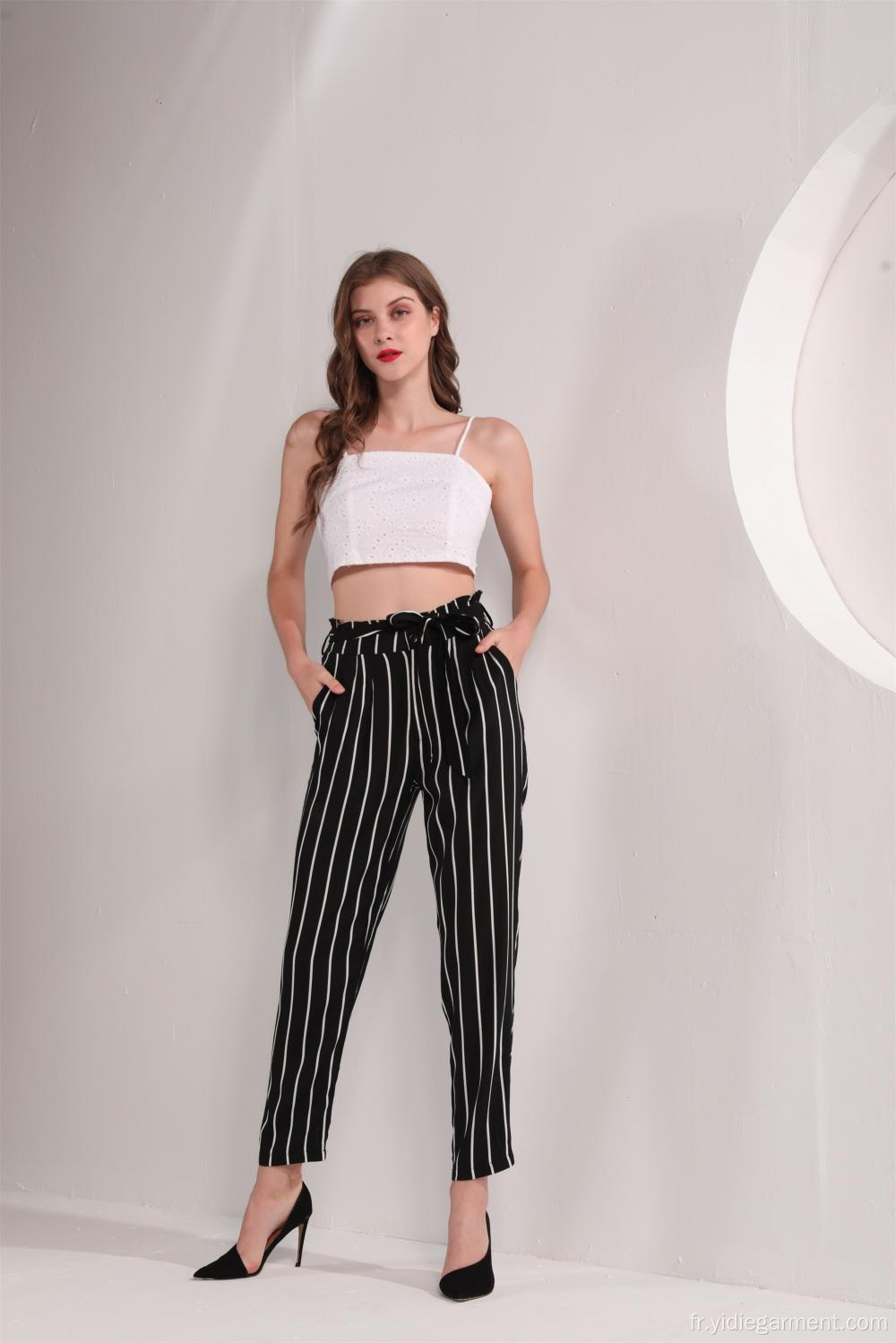 Pantalon à rayures noir et blanc pour femme