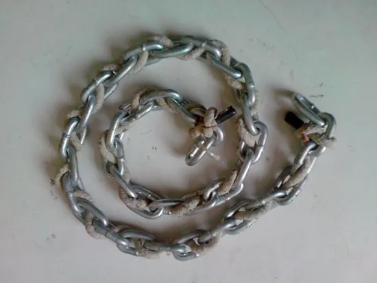 Rope-piercing Compensating chain for lifts