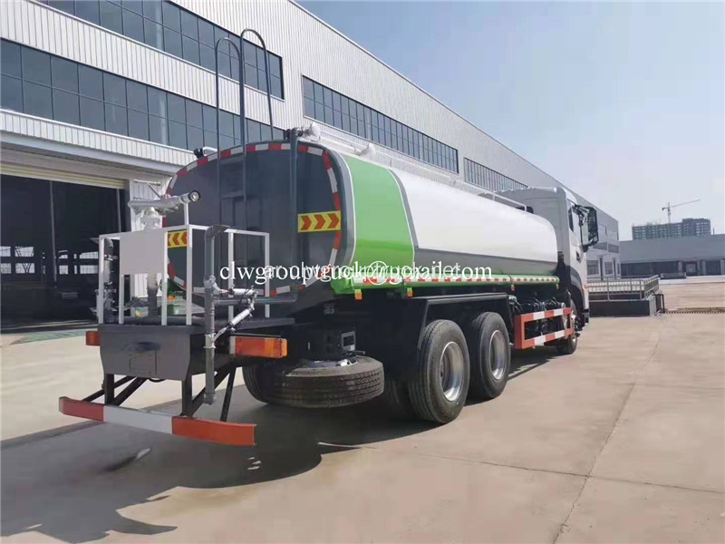 دونغفنغ 20000liters 6 × 4 شاحنة صهريج لنقل المياه