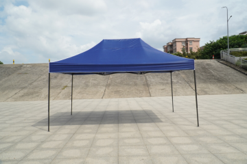 tenda gazebo besar dengan bingkai besi