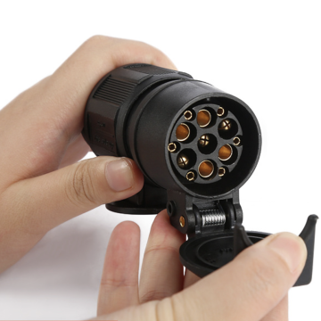 Factory Groothandel 13 -pin tot 7 Pin European Standard 24V Socket Plug Connector Adapter voor trailer Truck