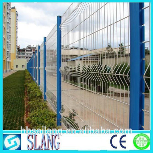 Hot sale the wire mesh fence cheap with bending peach post from anping factory