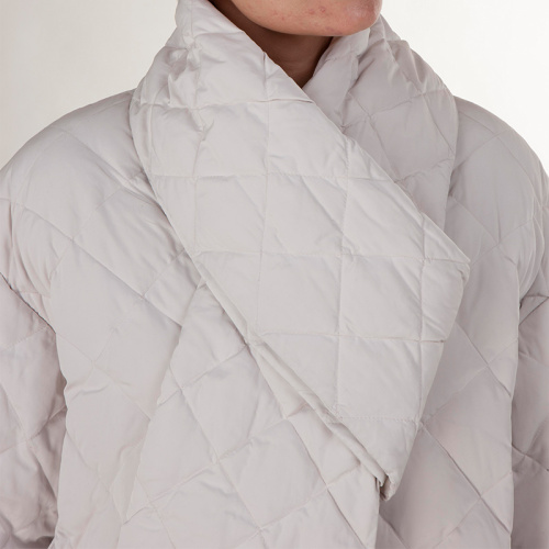 Chaqueta de pluma blanca de invierno