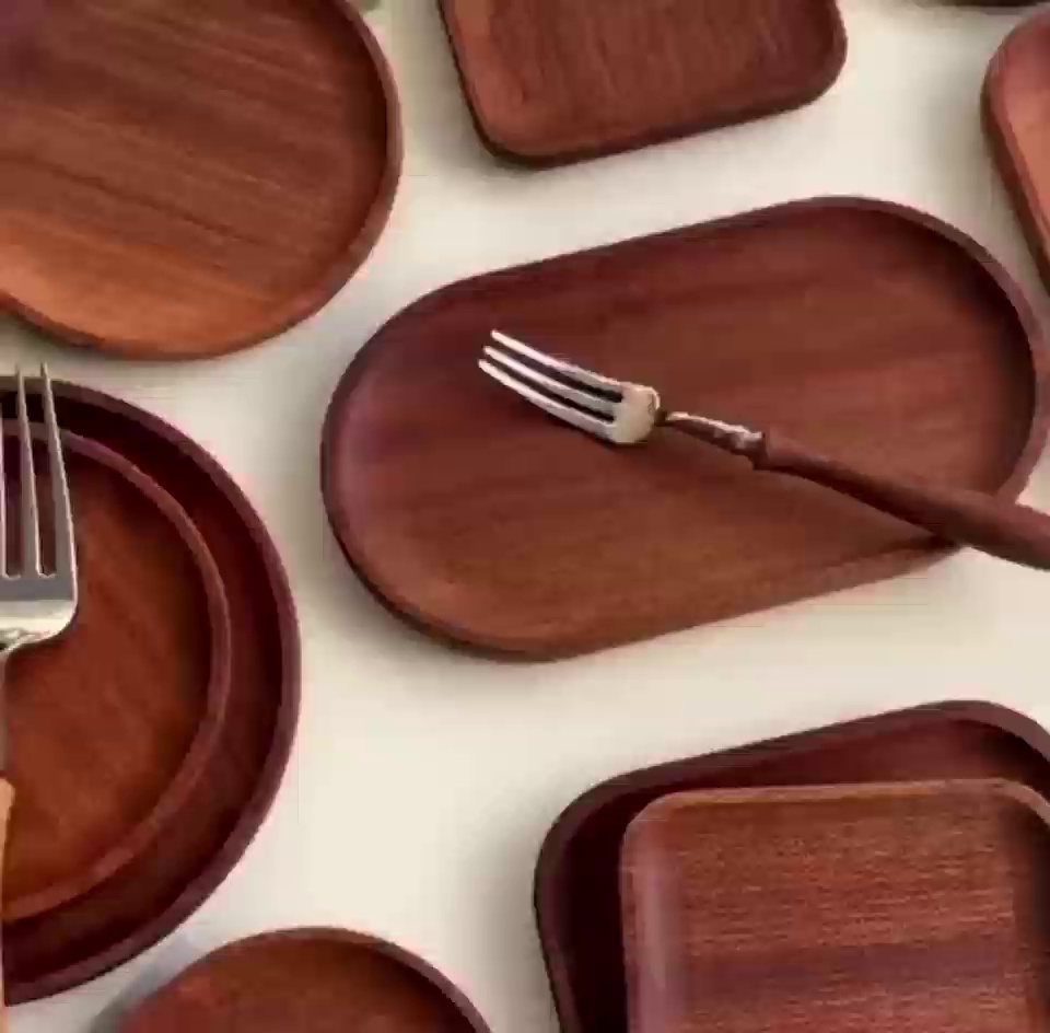 Natural Wood-Themed Dinnerware with Unique Floral Designs