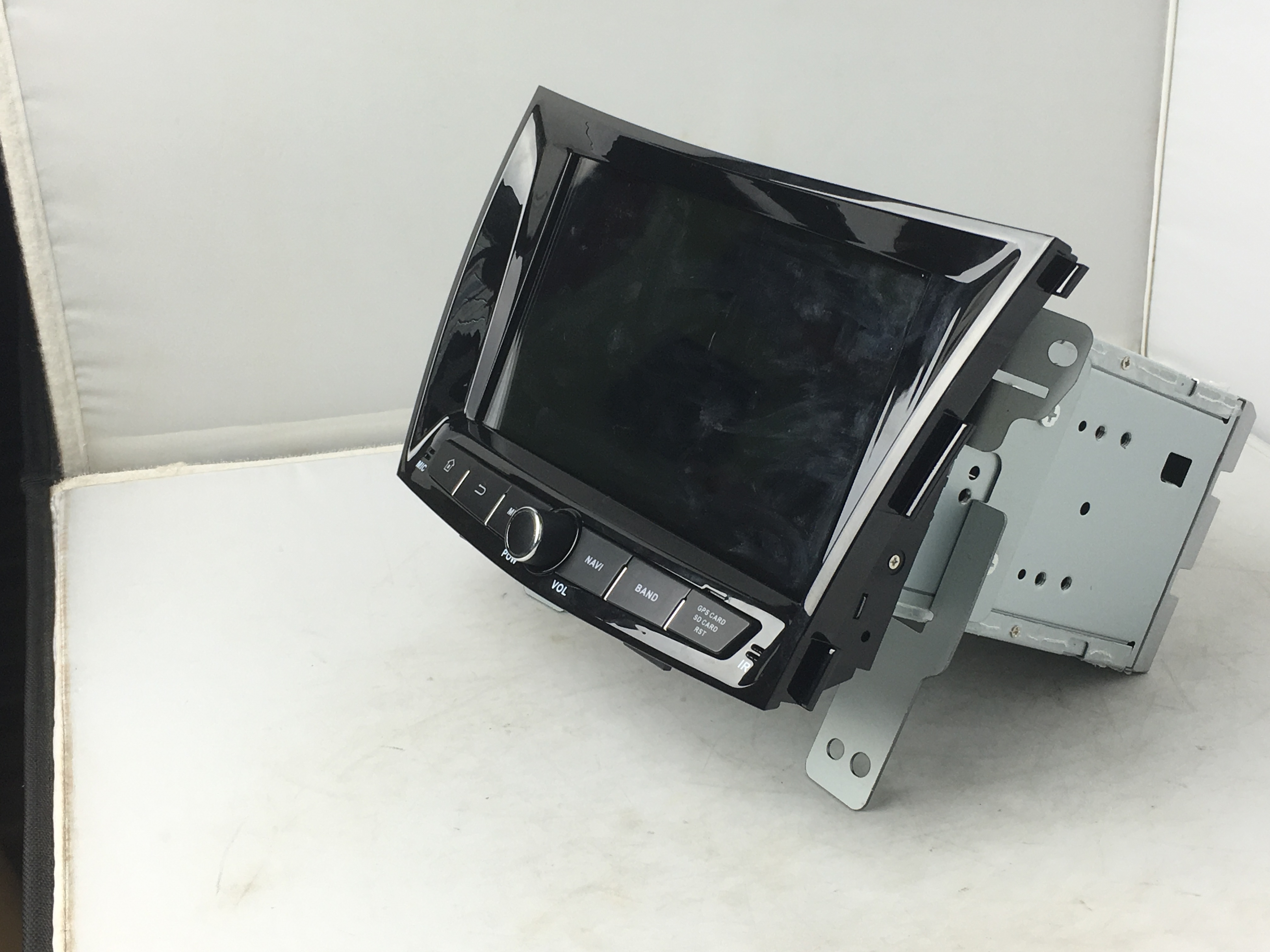 deckless car DVD for Ssangyong Tivolan 2014