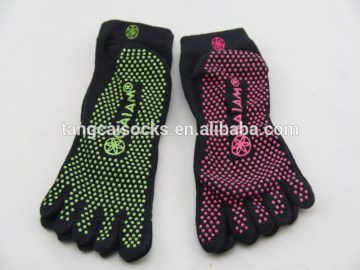 YS-65 Color Custom 2015 Hot Sale FiveToe Anti-slip Ankle Yoga Socks/Cotton Five Toe Yoga Socks Custom Emboridery LOGO