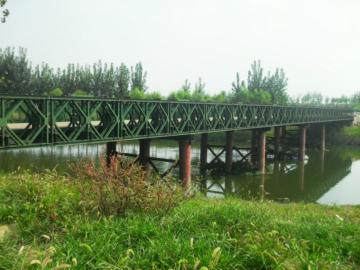 Ponte Bailey per la costruzione temporanea della struttura in acciaio