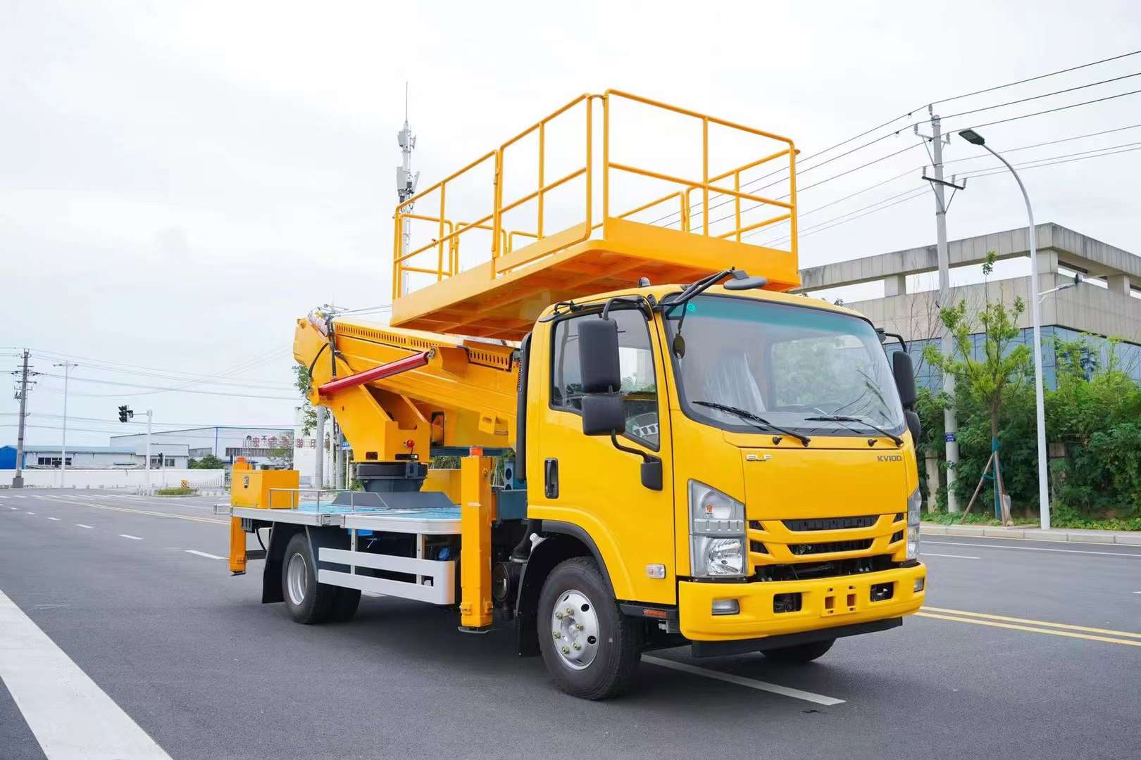 ISUZU KV100 16m telescopic Boom Lift truck
