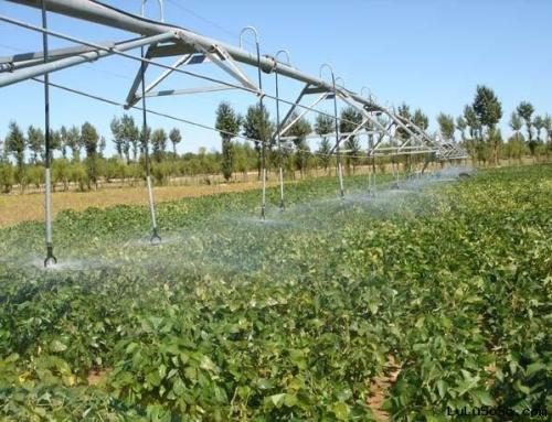 Sistem irigasi pivot center otomatis untuk pertanian