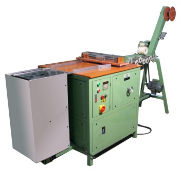 Festooning machine