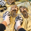 модный леопардовый принт плоские сандалии тапочки