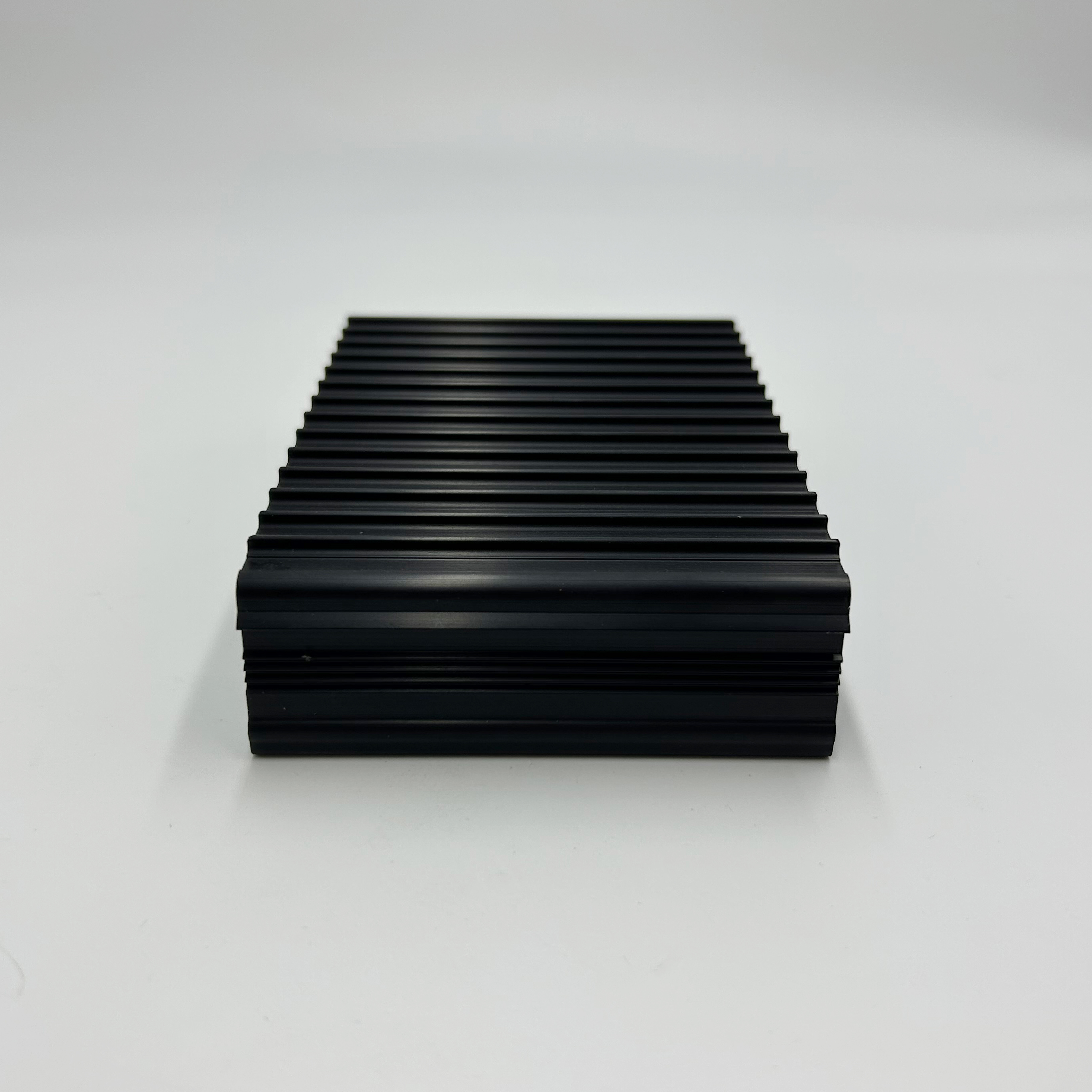 Aluminum Extruded Profile Cutting Machining Black Heat Sink