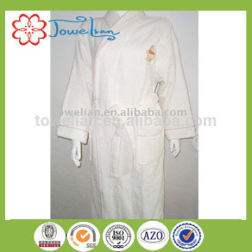 100%cotton white embroidered bathrobes (peignoirs/albornoces/roupoes de banho)