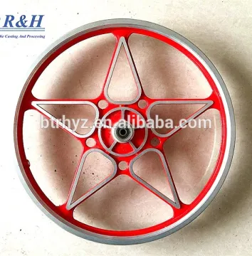 Cast aluminum bicycle wheel