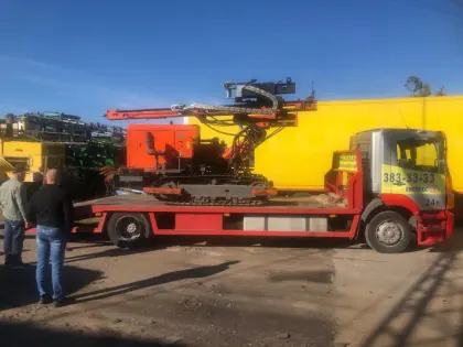 Crawler Solar Pile Drivers With Impact Hammer Ramming