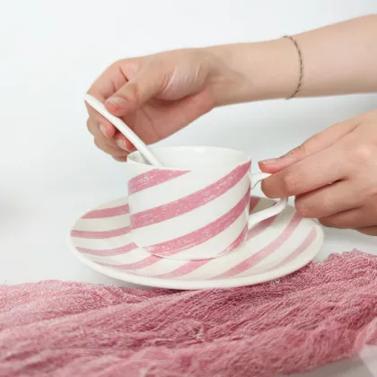 New arrival Pink color lovely tea cup sets ceramic cup and saucer jingdezhen porcelain tea set