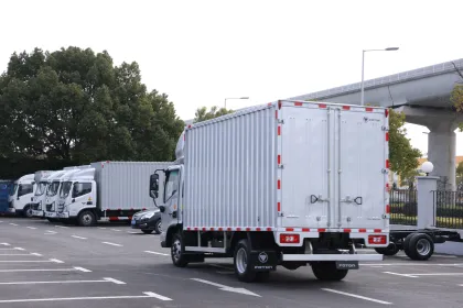 Temperature Controlled Van Truck for Transport