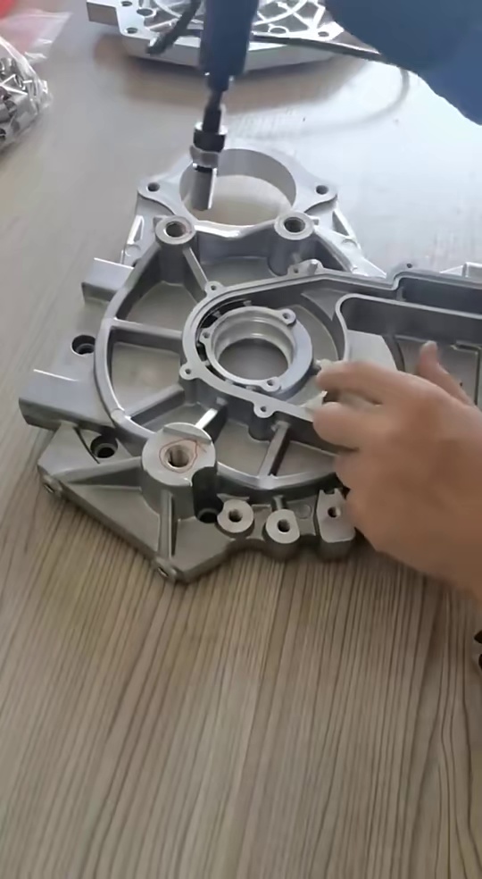 Industrial 220V Brushless Motor Electric Wrench Impact Tool for Installation