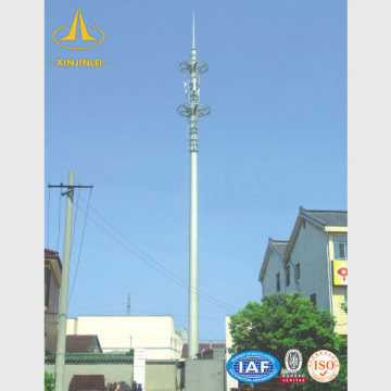 Menara trasmission monopole dengan hidangan antena dan microwave