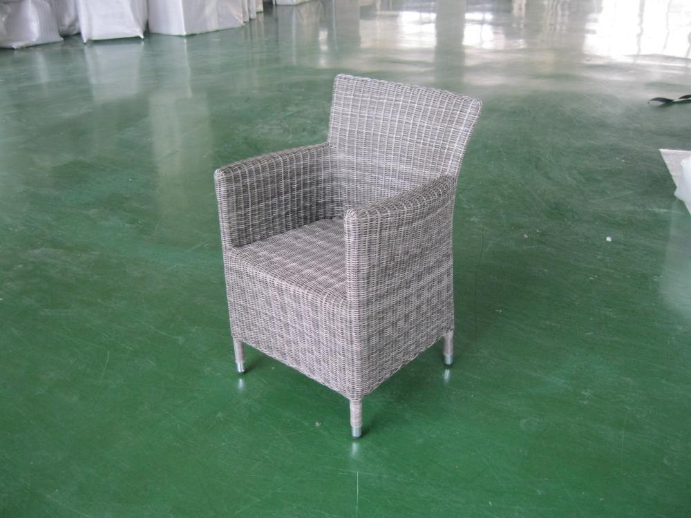 Outdoor PE Rattan Plastic Dining Table and Chair